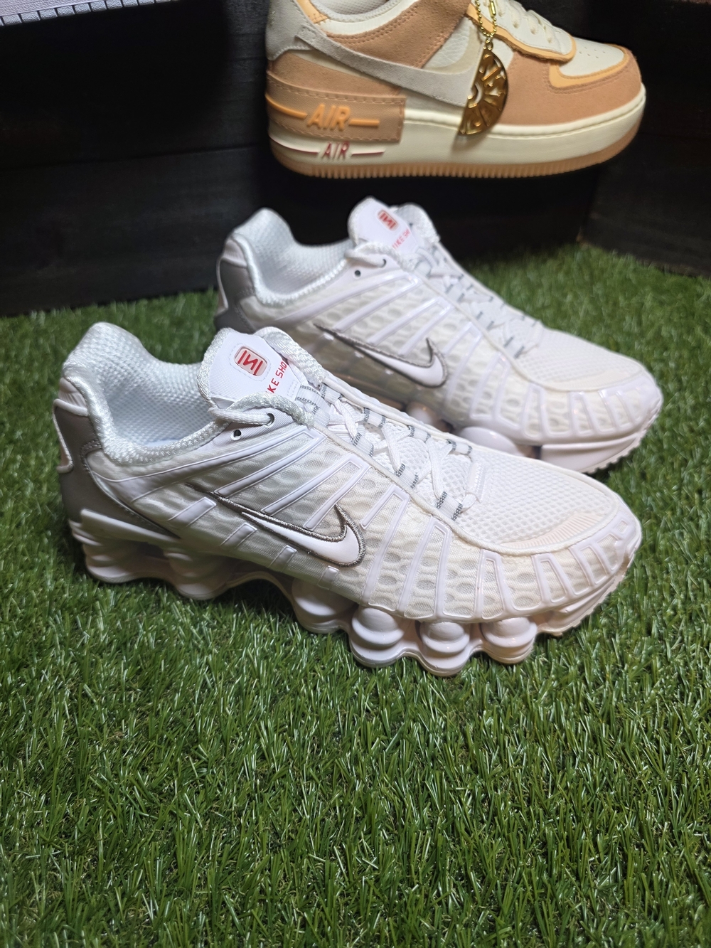 7.5 Women's Nike Shox TL Athletic Running Shoes - White